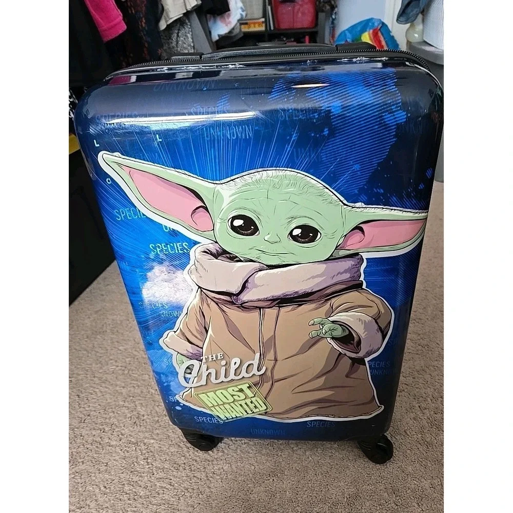 Star Wars Disney Yoda Carry‎ On Suitcase 18 X 8 The Child Most Wanted.